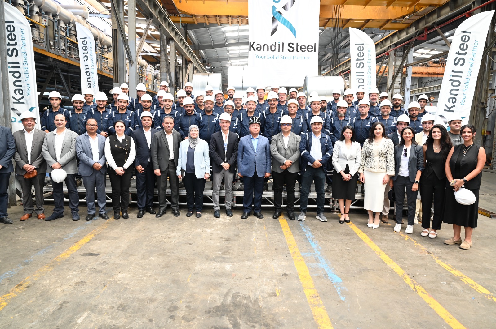 قد تكون صورة ‏‏‏٥‏ أشخاص‏ و‏تحتوي على النص '‏‎S 一料運 健下 Steel |Partne Steel Kandil Your Solid steel andu KandilSteel Kandil Steel Your Solid Steel Partner Steel SteelPatu บา ١ Solids KandilSteel Your Steel Partner Kandil Steel Solid‎‏'‏‏